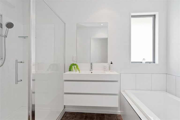 Photo of property in 2/28 Ottawa Road, Wainoni, Christchurch, 8061