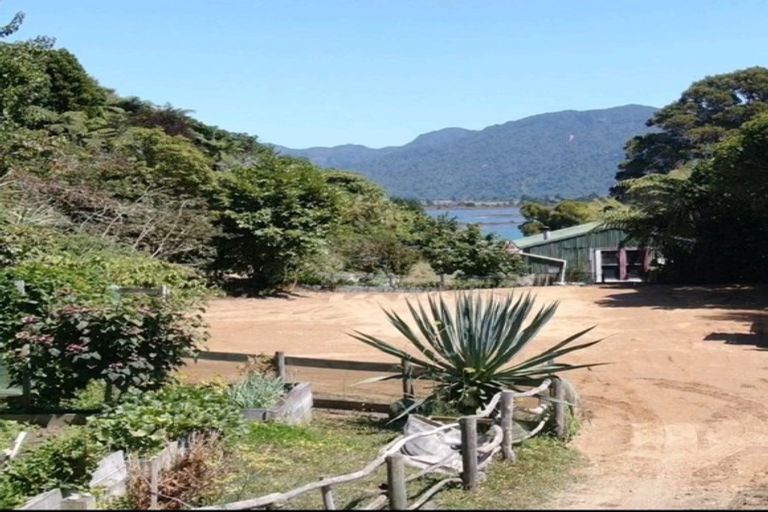 Photo of property in 14 Gibbs Road, Collingwood, 7073