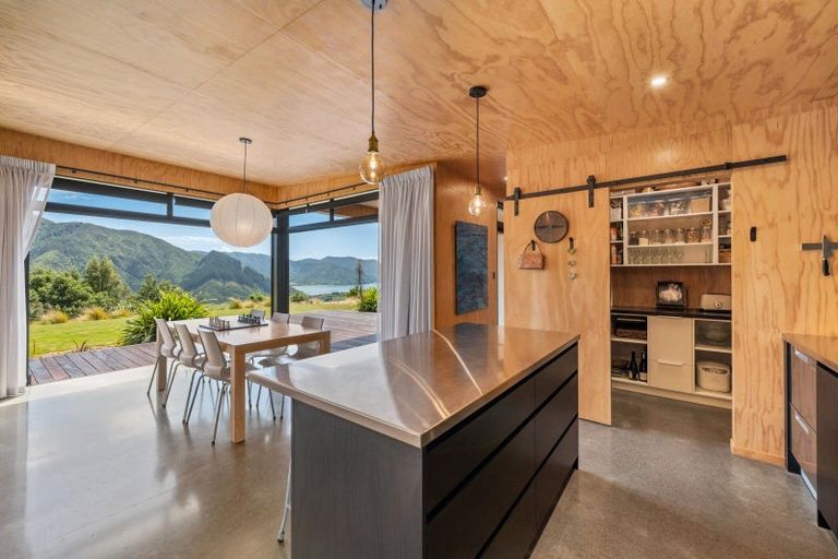 Photo of property in 1424 Queen Charlotte Drive, Linkwater, 7281