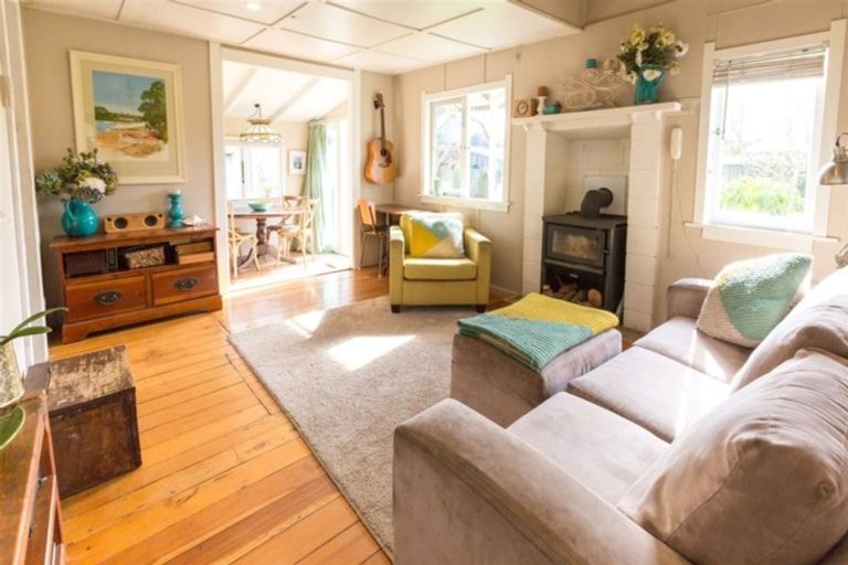 Photo of property in 26 Miami Avenue, Surfdale, Waiheke Island, 1081