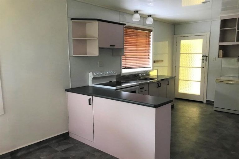 Photo of property in 19 Rawhiti Street, Vogeltown, New Plymouth, 4310