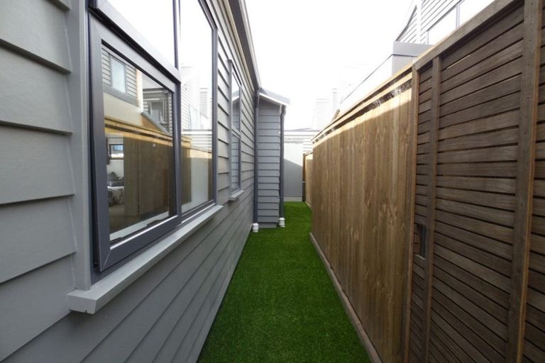 Photo of property in 33 Saltmarsh Road, Hobsonville, Auckland, 0616