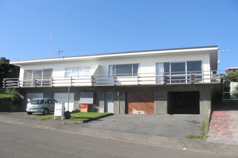 Photo of property in 2/24 Lambley Road, Titahi Bay, Porirua, 5022