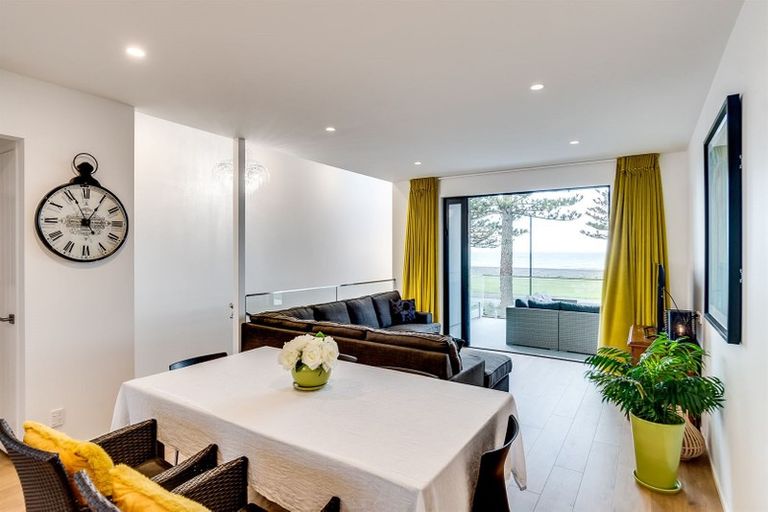 Photo of property in 607 Marine Parade, Napier South, Napier, 4110