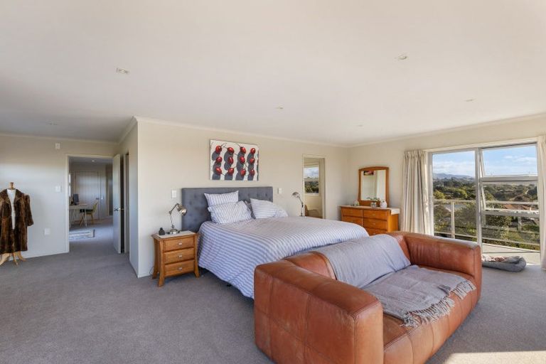 Photo of property in 33 Veale Road, Frankleigh Park, New Plymouth, 4371