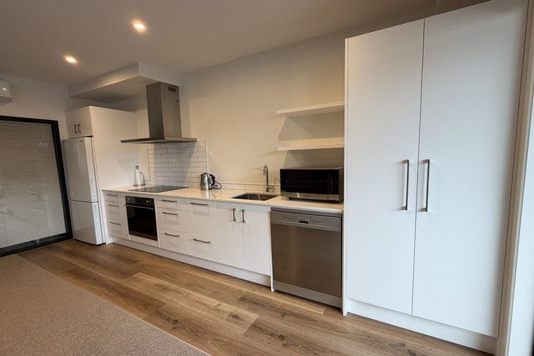 Photo of property in 211/2 Onepu Road, Kilbirnie, Wellington, 6022