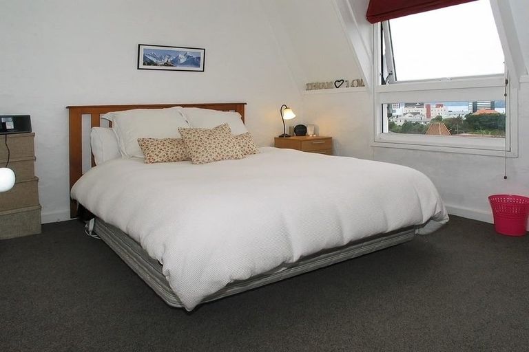 Photo of property in 18/10 Pitarua Street, Thorndon, Wellington, 6011