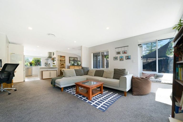 Photo of property in 1/13 Tirimoana Road, Te Atatu South, Auckland, 0602