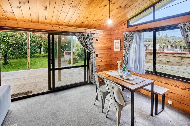 Photo of property in 6 Park Avenue, Waikanae, 5036