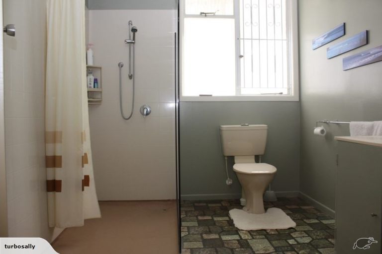 Photo of property in 16 Ruakiwi Road, Hamilton Lake, Hamilton, 3204