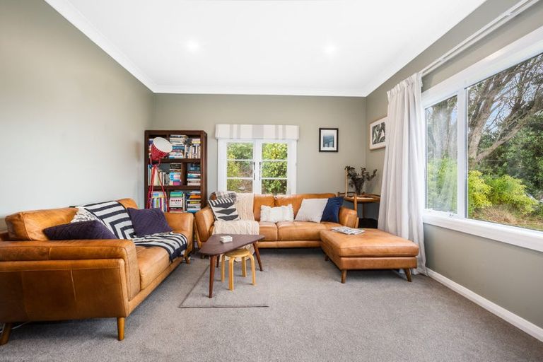 Photo of property in 15 Howard Road, Point Howard, Lower Hutt, 5013