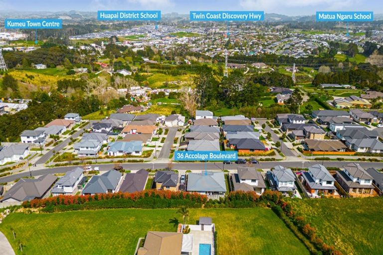 Photo of property in 36 Accolage Boulevard, Kumeu, 0810