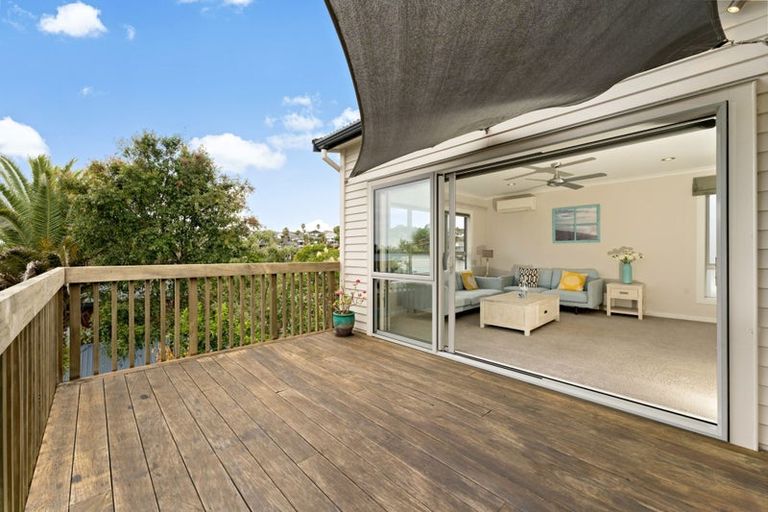 Photo of property in 24 Kiteroa Terrace, Rothesay Bay, Auckland, 0630