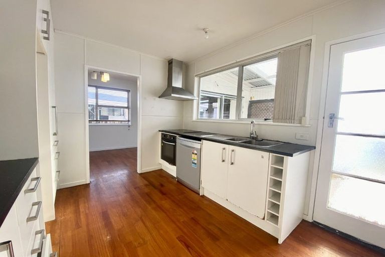 Photo of property in 35 Fairlight Place, Manurewa, Auckland, 2102