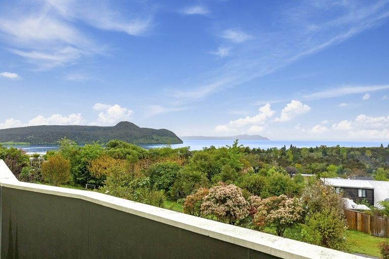 Photo of property in 7 Herea Avenue, Motuoapa, 3382