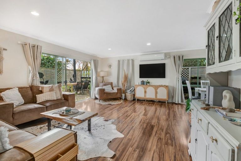 Photo of property in 25a Jelas Road, Red Beach, 0932