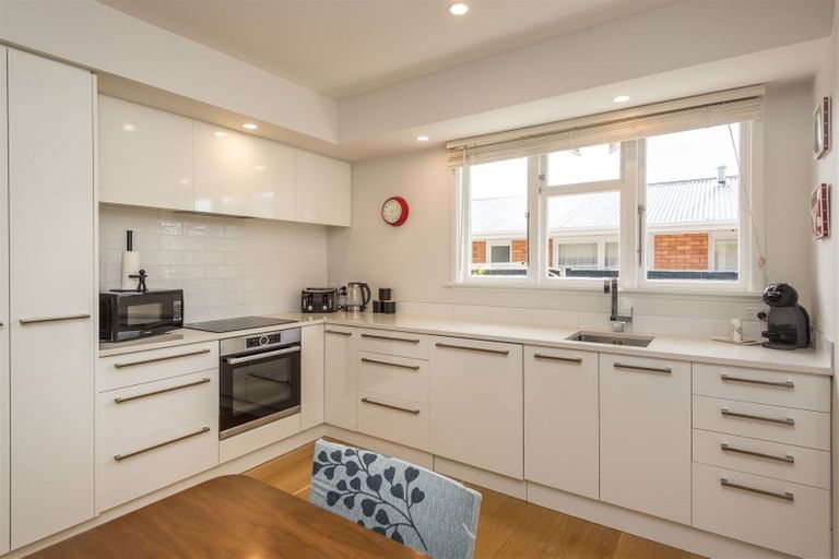 Photo of property in 98 Hamilton Avenue, Ilam, Christchurch, 8041