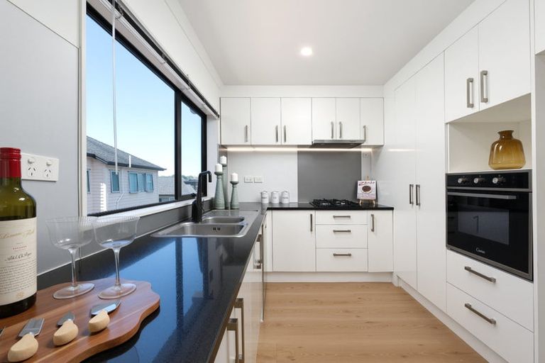 Photo of property in 5a James Laurie Street, Henderson, Auckland, 0612