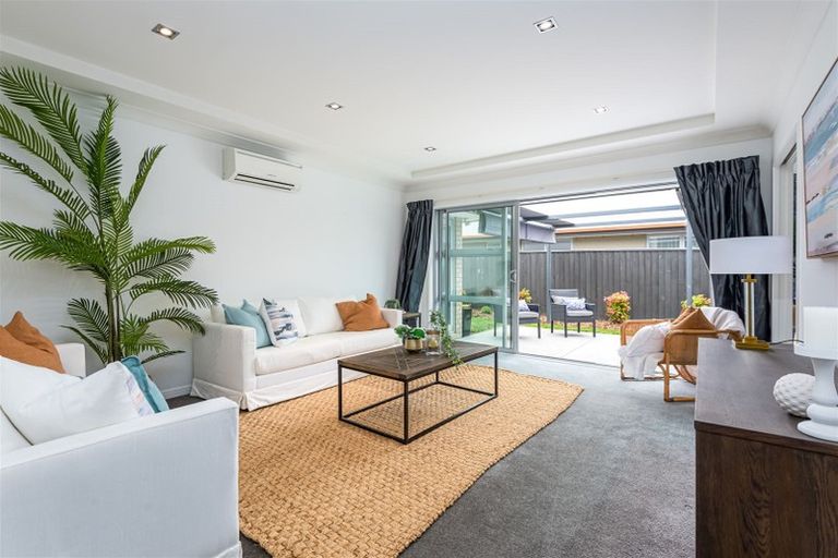 Photo of property in 28 Holbrook Way, Westmorland, Christchurch, 8025