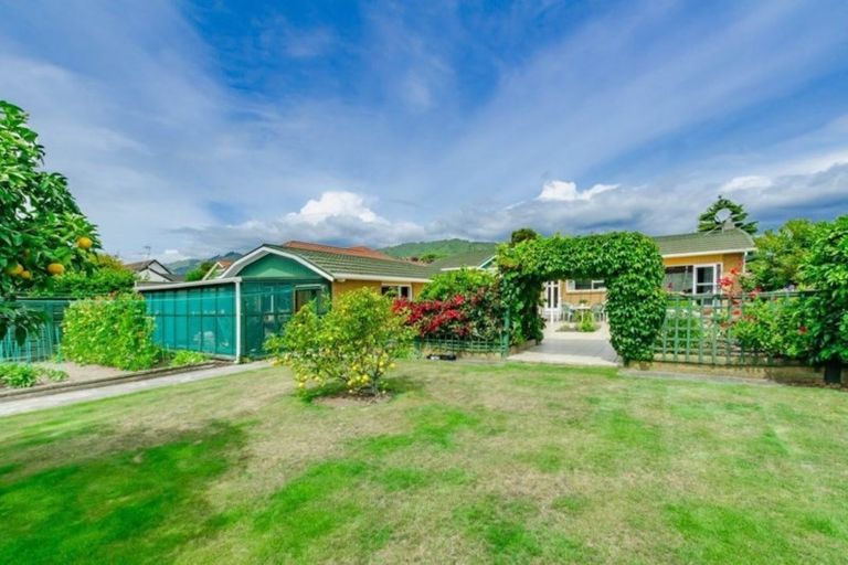 Photo of property in 123 Belvedere Avenue, Waikanae, 5036