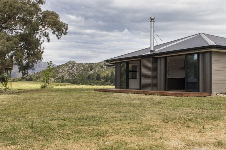 Photo of property in Luggate Park, 38 Cooper Crescent, Luggate, Cromwell, 9383