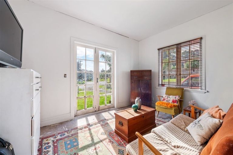 Photo of property in 10 Grendon Road, Titirangi, Auckland, 0604