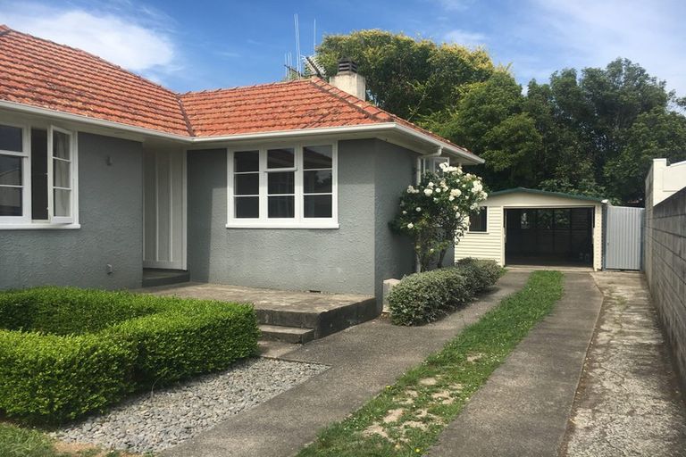 Photo of property in 8 Armitage Place, Fairfield, Hamilton, 3214