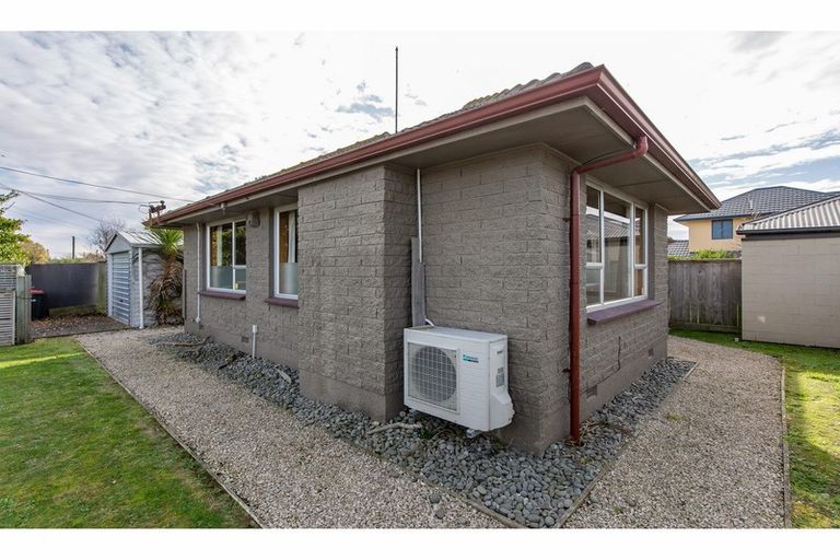 Photo of property in 32 Bentley Street, Russley, Christchurch, 8042