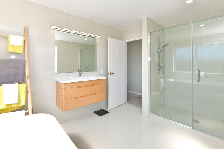 Photo of property in 12 Seaview Crescent, Hatfields Beach, Orewa, 0931