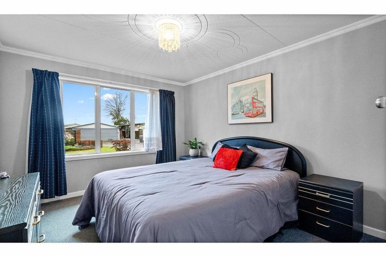 Photo of property in 1 Collean Street, Wallacetown, 9816