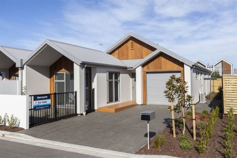 Photo of property in 6 Earhart Lane, Wigram, Christchurch, 8042