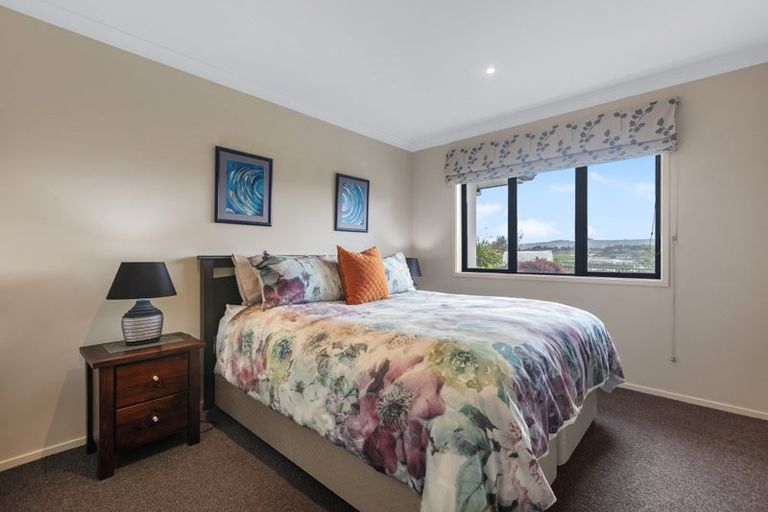 Photo of property in 40 Rexford Heights, Pyes Pa, Tauranga, 3112