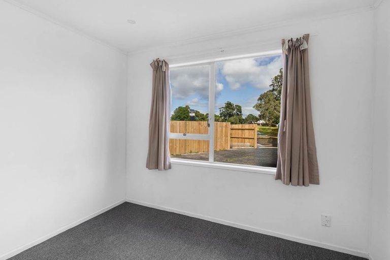 Photo of property in 49 Hyperion Drive, Randwick Park, Auckland, 2105