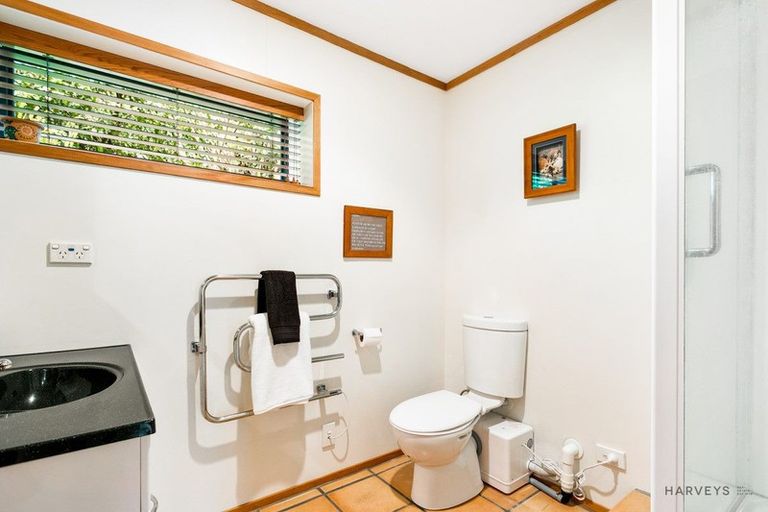 Photo of property in 91 Avonleigh Road, Green Bay, Auckland, 0604