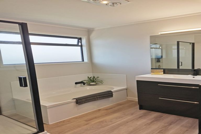 Photo of property in 163 Windermere Drive, Poike, Tauranga, 3112