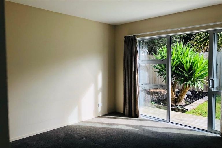 Photo of property in 26 Mirrabooka Avenue, Botany Downs, Auckland, 2010