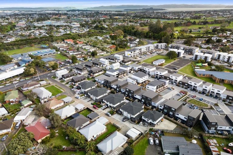 Photo of property in 16 Dolbel Place, Mangere East, Auckland, 2024
