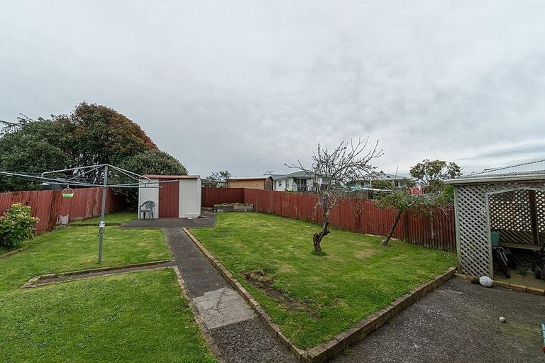 Photo of property in 10 Clearmont Crescent, Blagdon, New Plymouth, 4310
