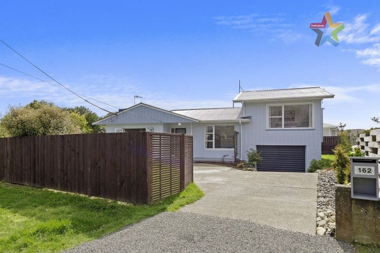 Photo of property in 162 Queen Street West, Levin, 5510