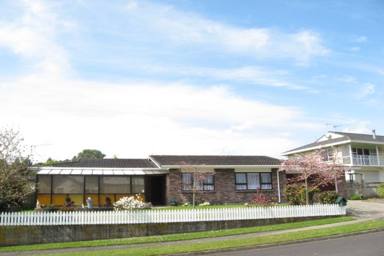 Photo of property in 3 Winstone Place, Highlands Park, New Plymouth, 4312