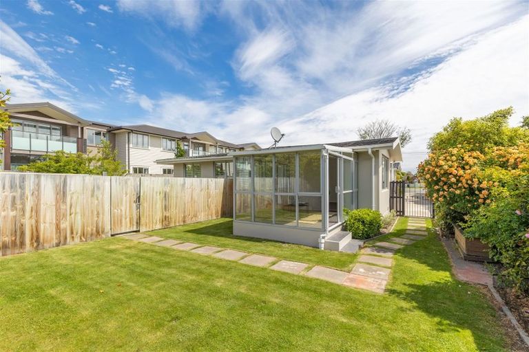 Photo of property in 2/36 Condell Avenue, Papanui, Christchurch, 8053