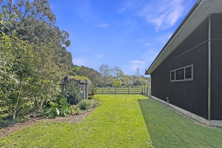 Photo of property in 646 No 2 Line, Fordell, 4572