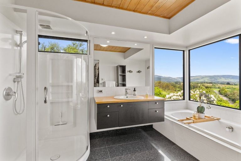 Photo of property in 62 Sunglo Terrace, Otaki, 5512