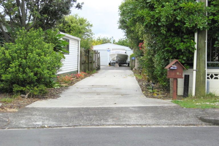 Photo of property in 1/11 Kowhai Avenue, Mangere Bridge, Auckland, 2022