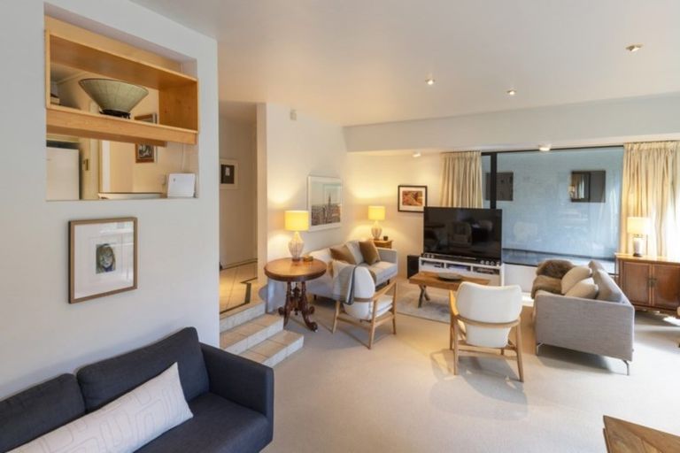 Photo of property in Highwic, 5/32 Hobson Street, Thorndon, Wellington, 6011