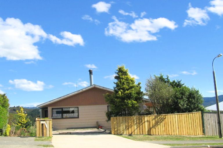 Photo of property in 1/20 Gentian Street, Timberlea, Upper Hutt, 5018