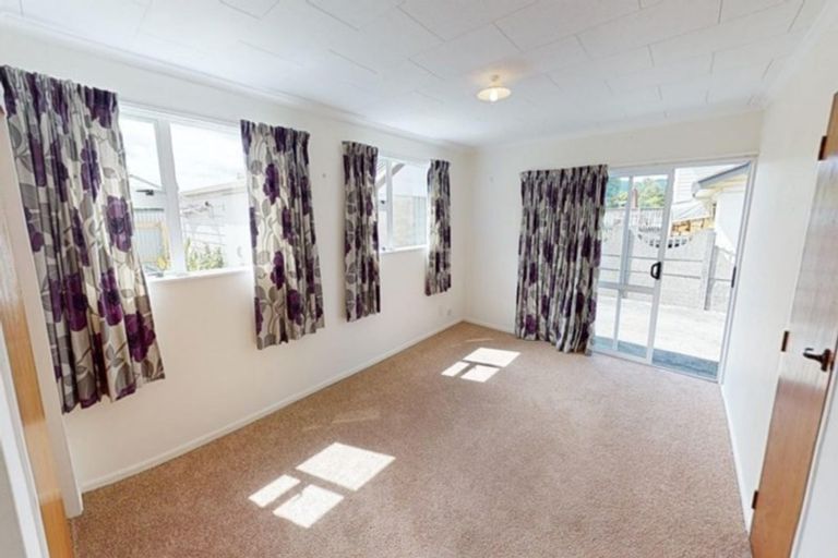 Photo of property in 37 Rimu Street, Levin, 5510