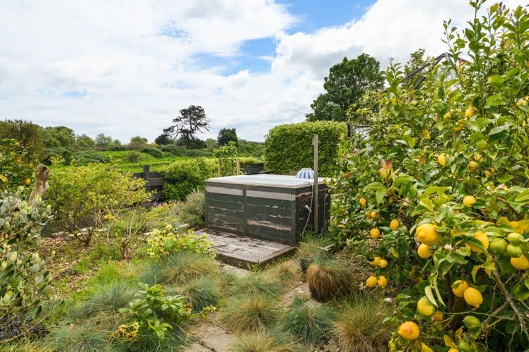 Photo of property in 35 Aintree Crescent, Awapuni, Palmerston North, 4412