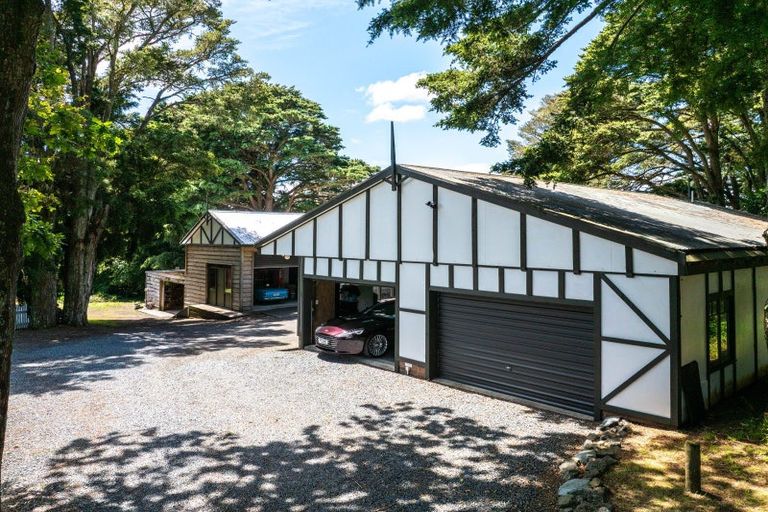 Photo of property in 1174 Kahikatea Flat Road, Waitoki, Kaukapakapa, 0871