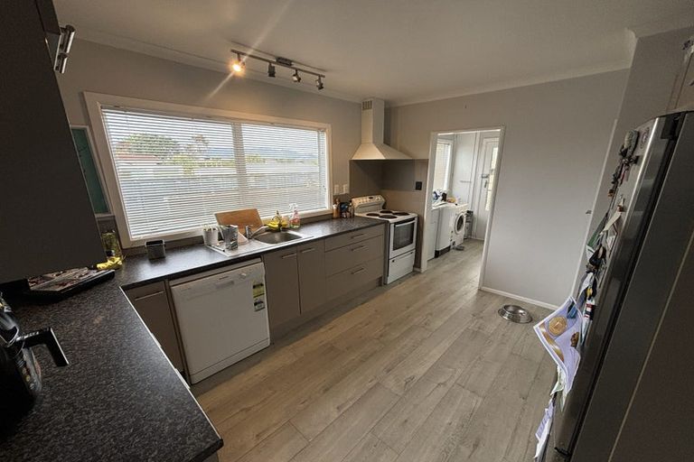 Photo of property in 76 Gray Avenue, Paraparaumu Beach, Paraparaumu, 5032